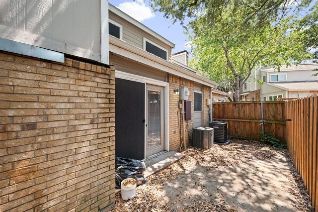 Building Photo - 2706 Creekwood Ct