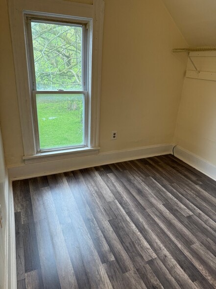 Building Photo - 1948 Long Ave