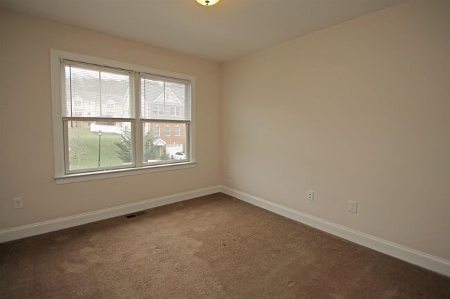 Building Photo - 2213 Lapis Ln