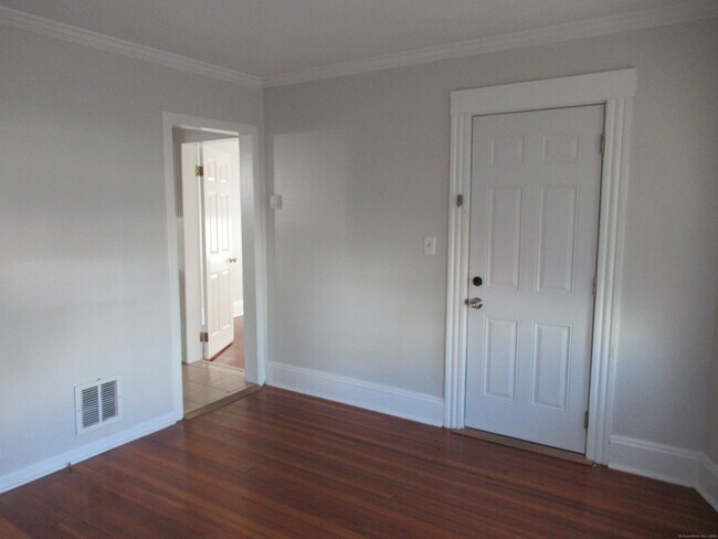 Building Photo - 783 Brewster St