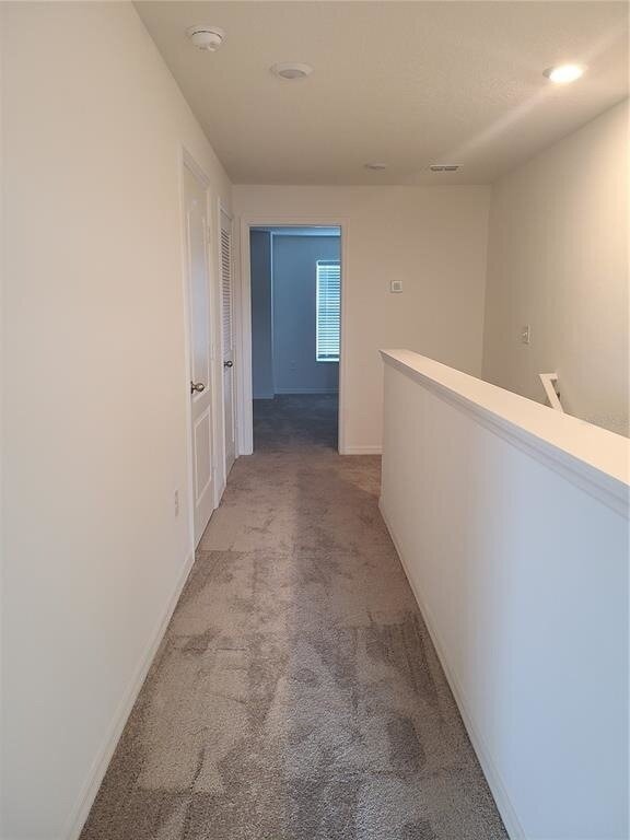 Building Photo - Beautiful 2-Bedroom Townhouse in Tampa | Brand New Paint & Vinyl Floors!