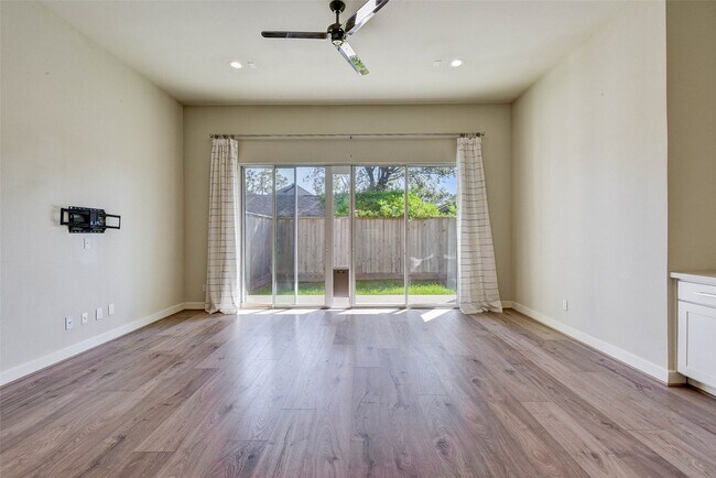 Building Photo - 1614 Northwood St