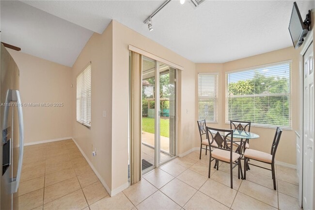 Building Photo - 12543 SW 119th Pl