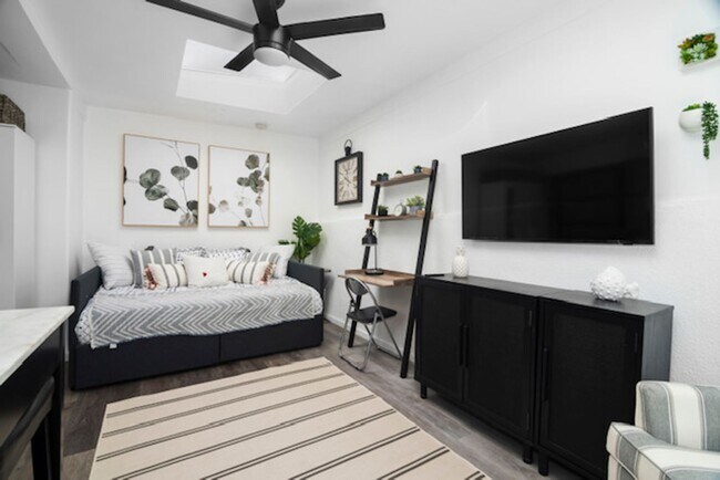 Building Photo - Stunning Furnished Mission Hills Studio w/...