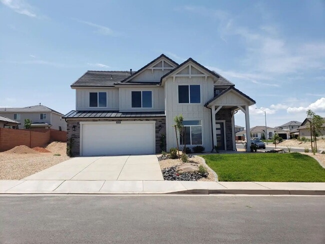 Building Photo - “St. George, Aspen Estates: 5 spacious beds, 2.5 baths, and a stunning 2,852 sq ft of beautifully...