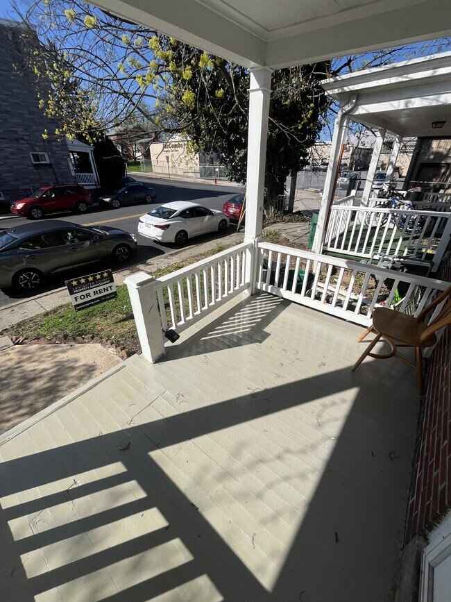 Building Photo - 605 Lehigh Ave