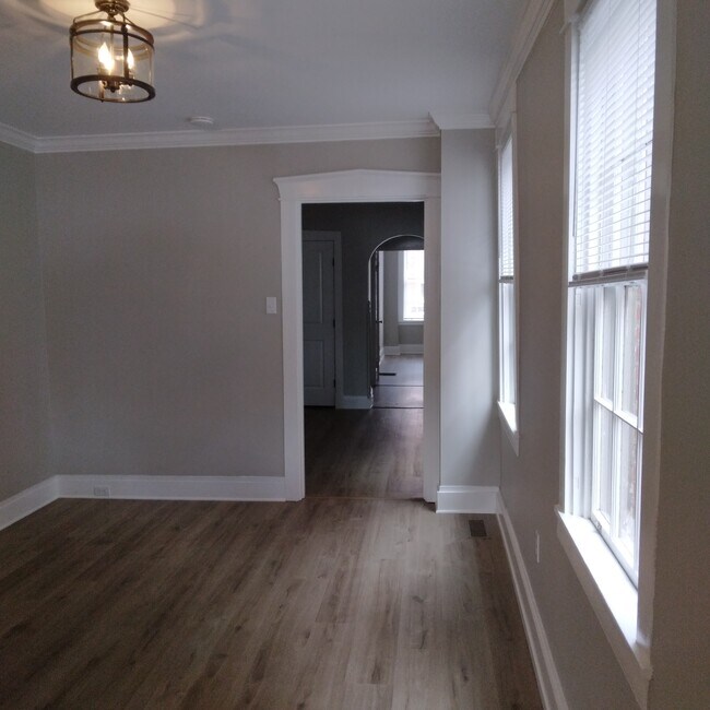 Living room - 135 E Lemon St