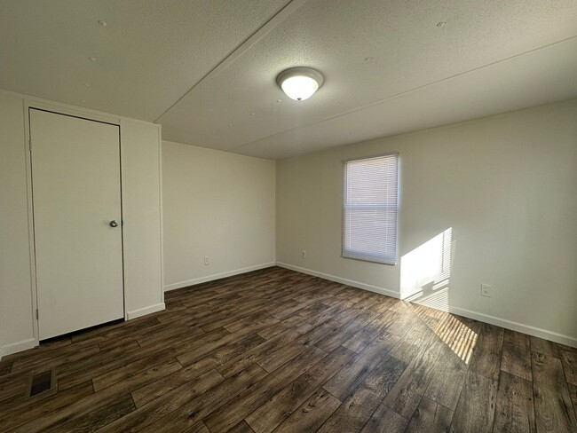 Building Photo - 1305 13th St