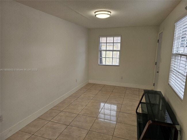 Building Photo - 651 SW 66th Ave