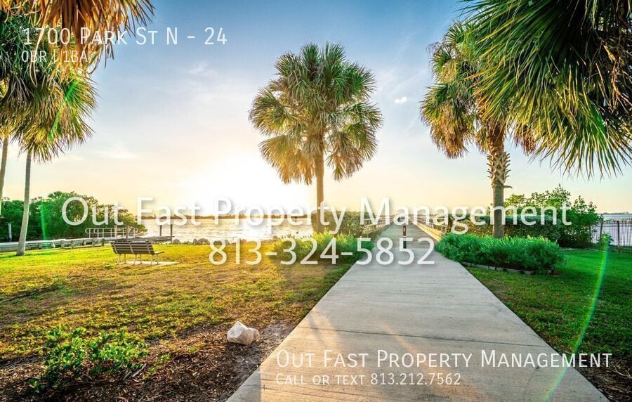 Building Photo - 1700 Park St N