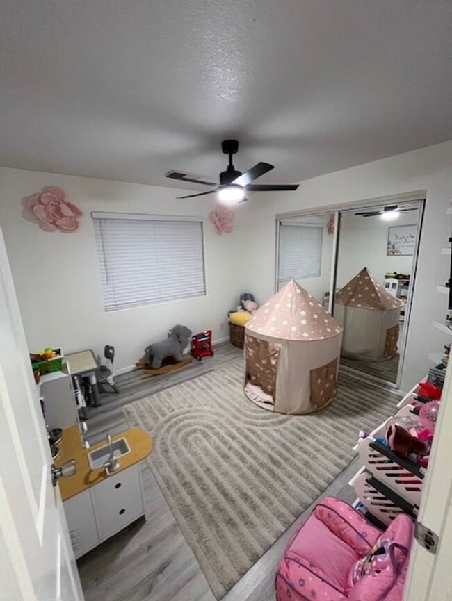 Building Photo - High in La Quinta Cove