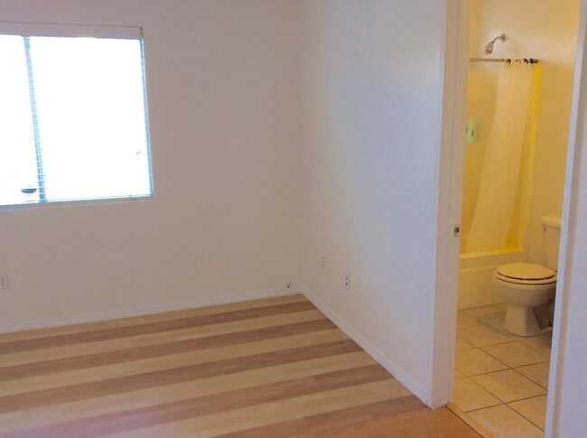 Building Photo - 1516 Hadar Rd