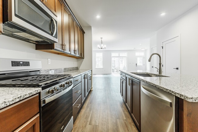 Building Photo - 7104 Donatello Dr