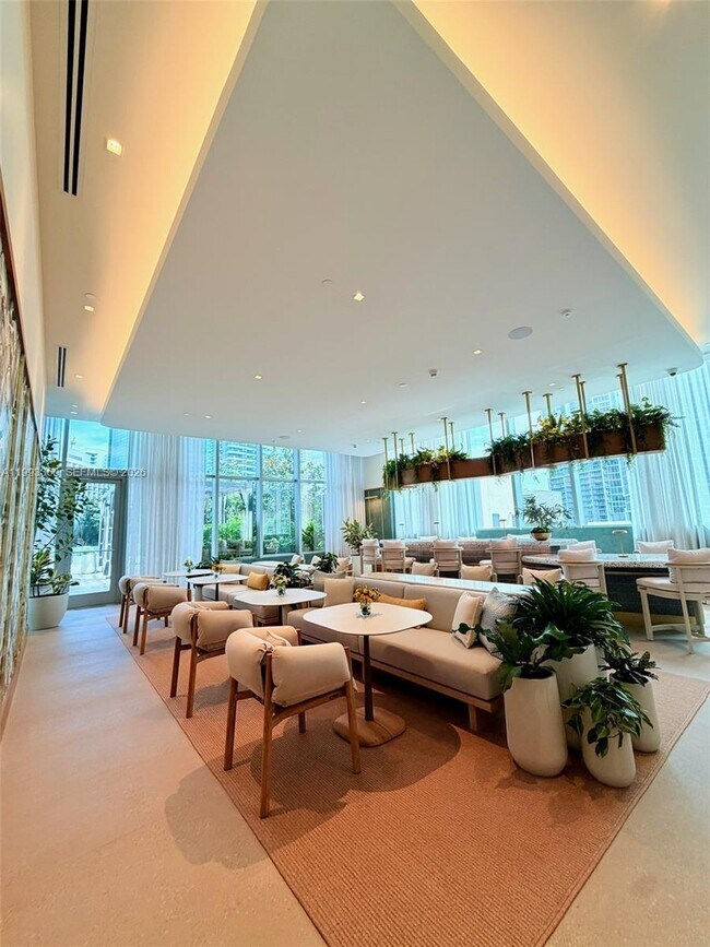 Building Photo - 77 SE 5th St