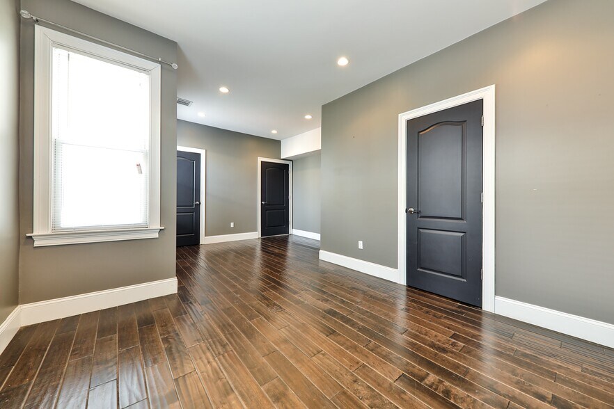 Building Photo - 9 Bellflower St