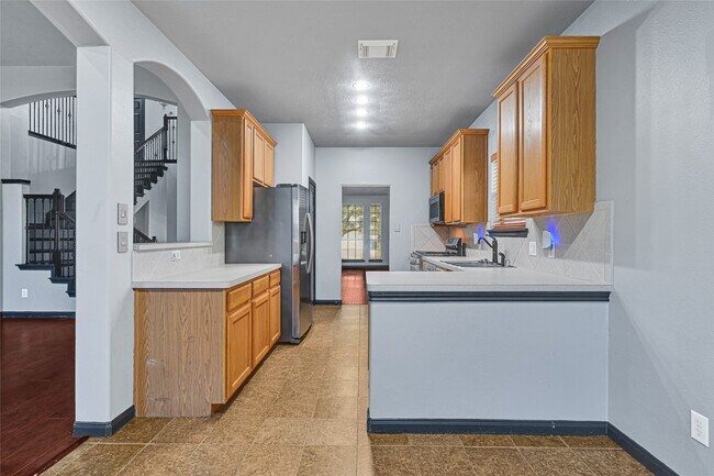 Building Photo - 8514 Discus Dr