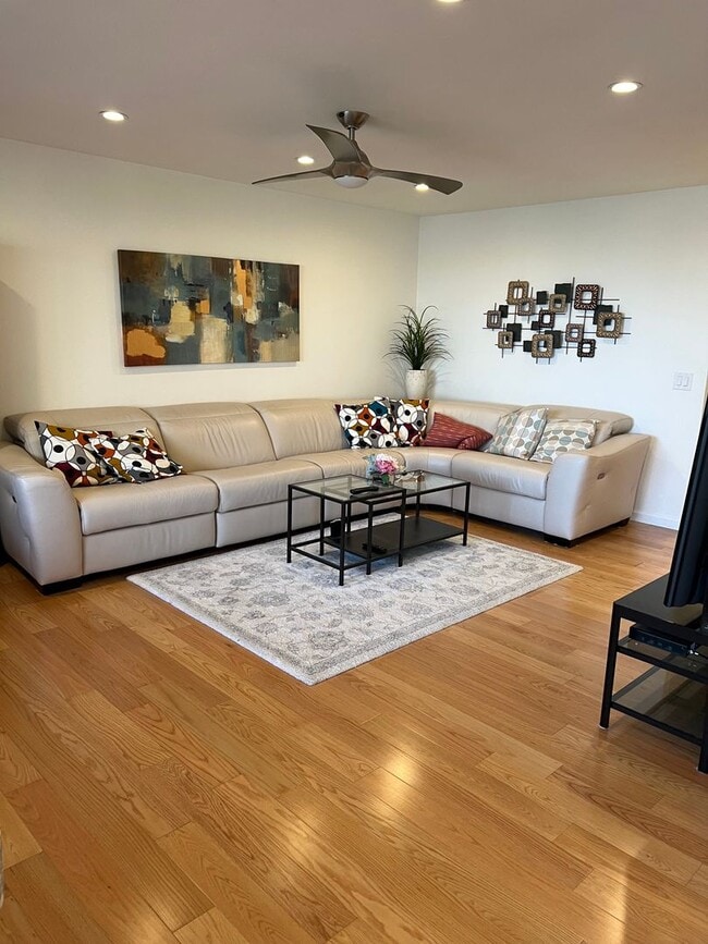 Building Photo - 2740 Ptarmigan Dr