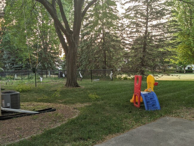 Big Back Yard - 8615 135th St W