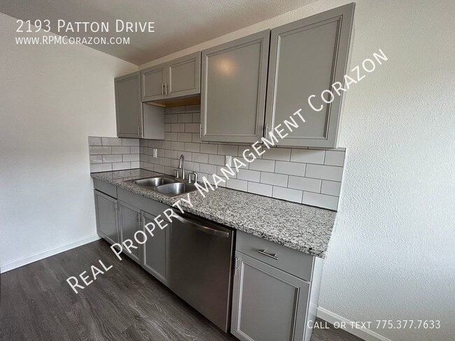 Building Photo - Newly Renovated downstairs 2 Bedroom 1 Bat...