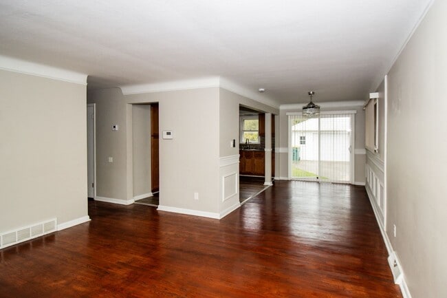 Building Photo - 15517 Shirley Ave