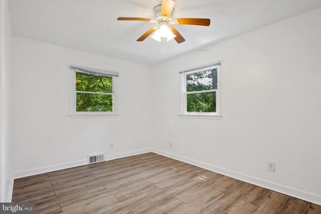Building Photo - 2652 Collins Ct