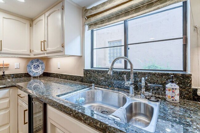 Building Photo - 8602 E Vista Del Lago