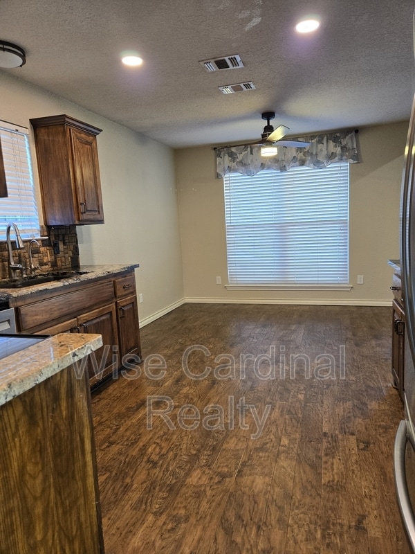 Building Photo - 4924 Harvard Dr