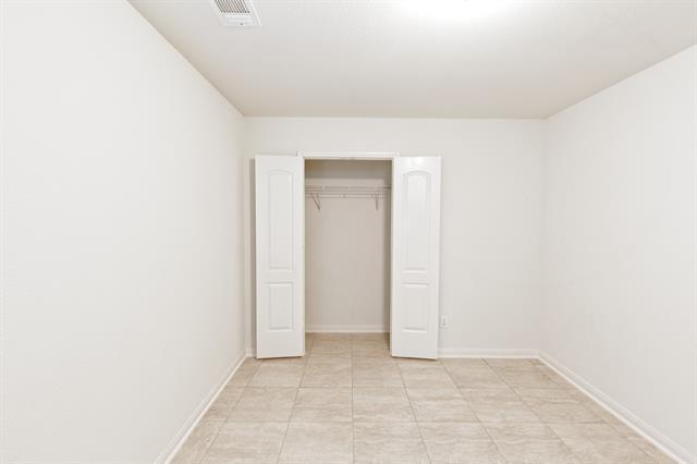 Building Photo - 1829 Persimmon Dr