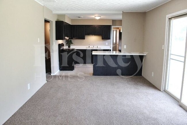 Building Photo - 4455 Stuart Dr