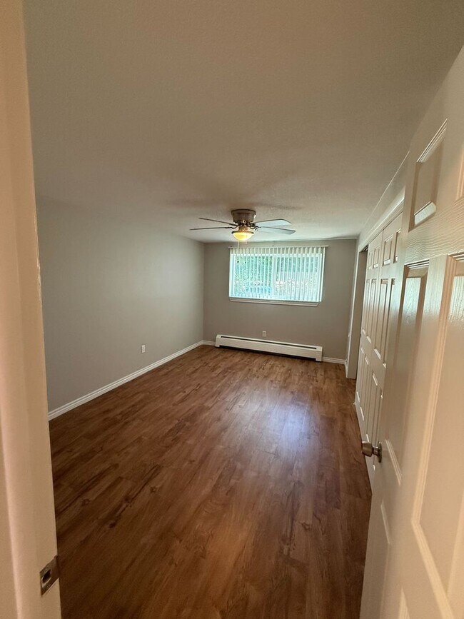 Building Photo - 1990 Fenton St