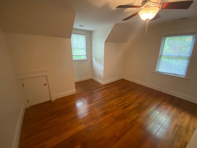 Building Photo - Perfect Floorplan! Walltown Duplex with All Appliances and Fenced Yd