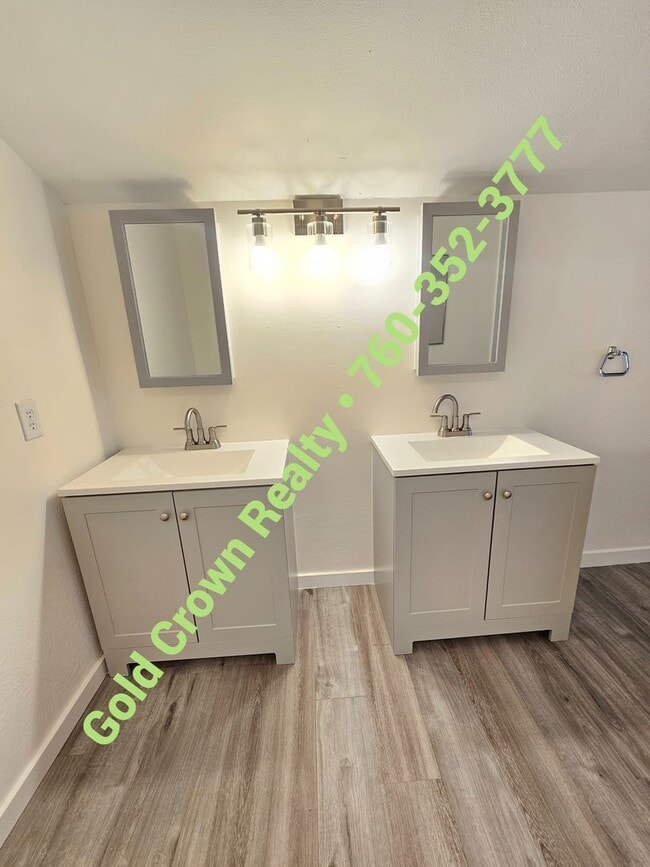 Building Photo - Condo for Rent in Gated Community