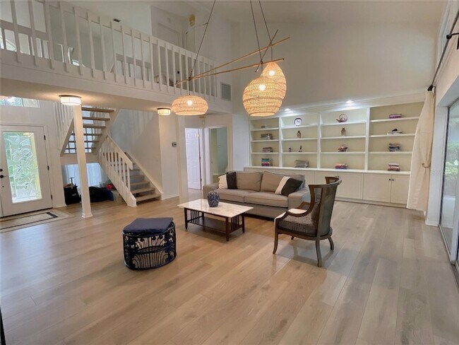Building Photo - 4489 Oak View Dr