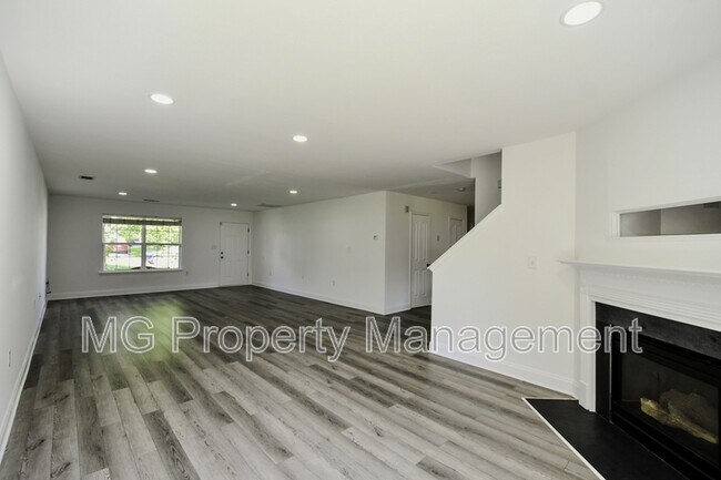 Building Photo - 722 Overlook Rd