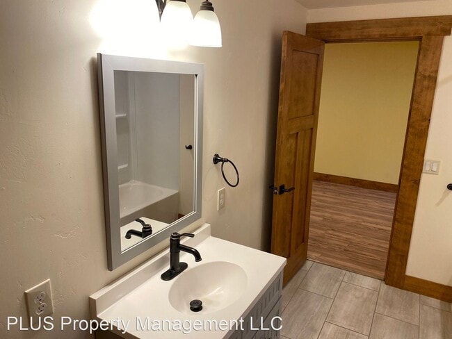 Building Photo - 1 br, 1 bath House - 232 NW Florida B