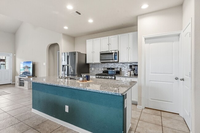 Building Photo - 17606 Virlogeux Ln