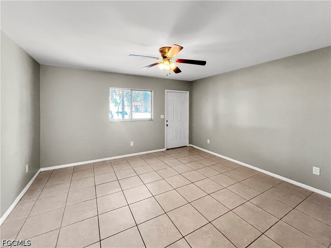 Building Photo - 17435 Barbara Dr