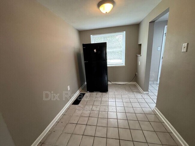 Building Photo - 237A Ryburn Avenue - Ryburn 237A