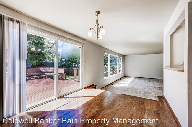 Building Photo - 4 br, 2 bath House - 515 N. 198th Street