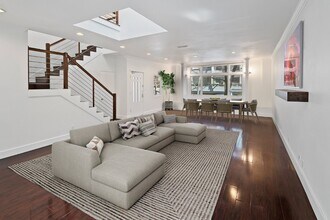 Building Photo - Modern 3 Bedroom Townhouse with Prime Location on Kettner Boulevard in San Diego