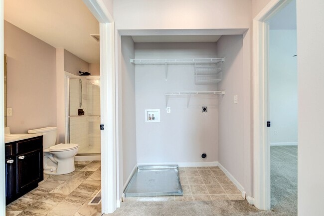 Building Photo - Gorgeous Updated 3 Bed 3 Bath Home Garage