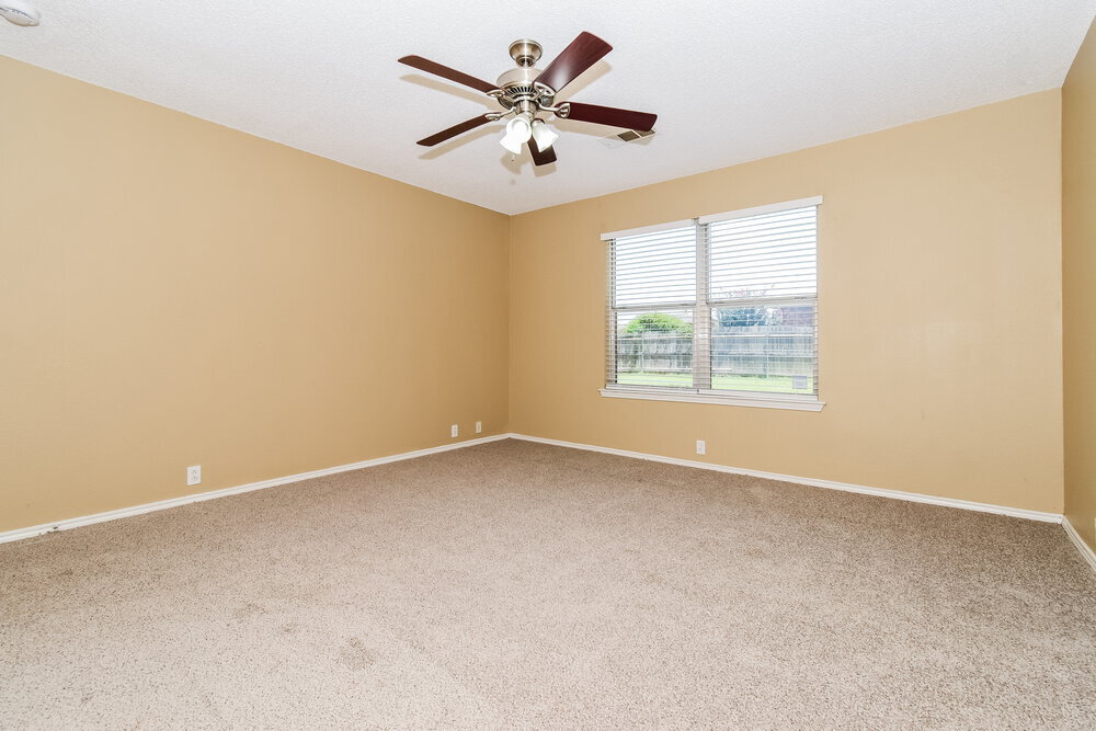 Building Photo - 3304 Creekwood Dr
