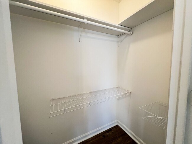 Building Photo - 438 Cranklen Cir