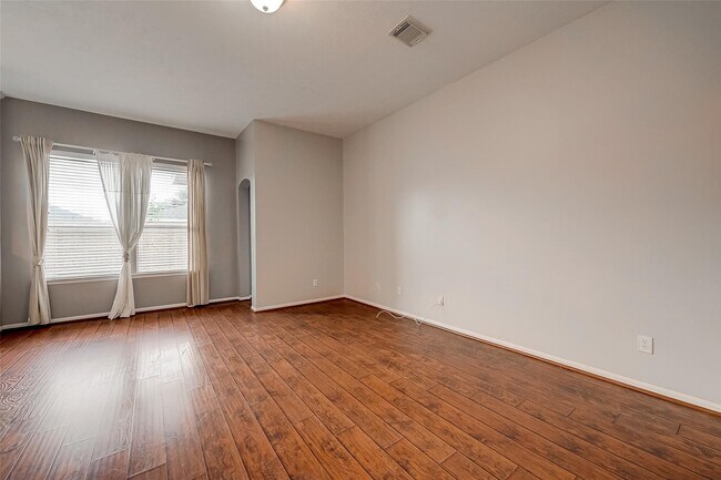 Building Photo - 1807 Hidden Breeze Dr