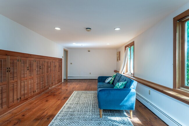 Building Photo - 230 E Litchfield Rd