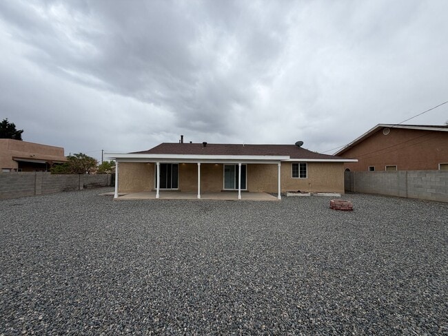 Building Photo - Beautifully Remodeled 3 Bedroom Single Story Home Available Near Golf Course Rd NW & McMahon Blvd...