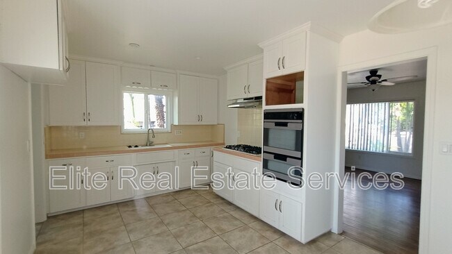 Building Photo - 5130 Savannah St