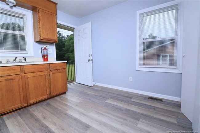 Building Photo - 615 Johnson St