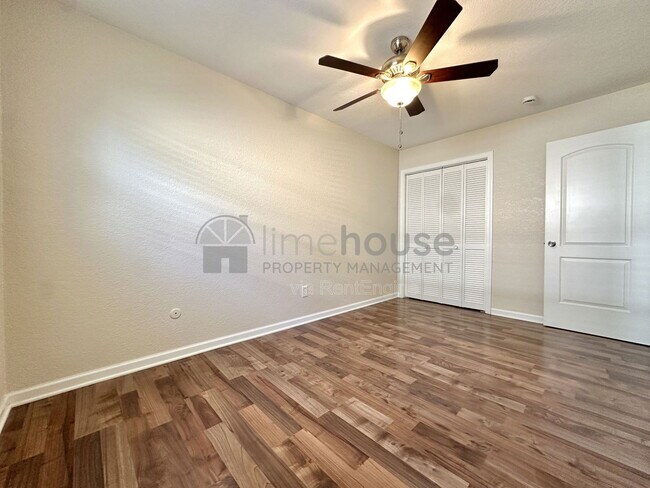 Building Photo - 909 Leisure Square