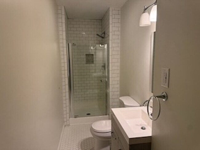 Building Photo - Great updated 3 Bedroom Row home in Manayunk for rent $2,200/month